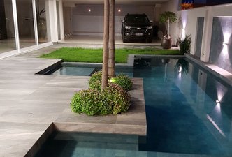 Área Externa com Piscina