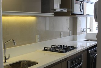 Arq. ArianeMozer e MarianaAndrade: Cozinha Compac