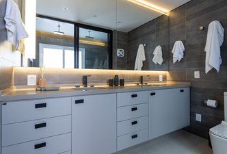 Banheiro-Sauna: Luxo e Bem-Estar
