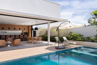 Petrus House