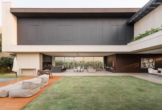 SIDE HOUSE