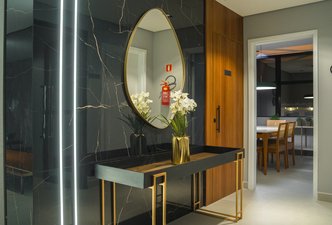 HALL DE ENTRADA DE EDIFICIO RESIDENCIAL
