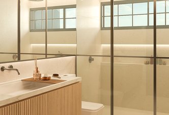 Banheiro clean e amadeirado