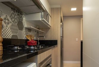 COZINHA PEQUENA E ESTREITA