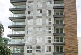 Prédio Residencial com Sacada
