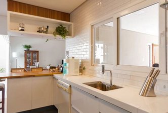Cozinha em Liverpool White e Mineral Black