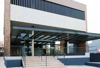Prédio estilo industrial