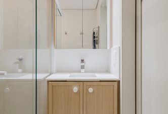 Banheiro pequeno em apartamento 
