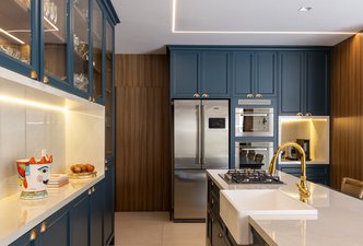 Cozinha Elegante ligada a Sala de Jantar e Espaço Gourmet