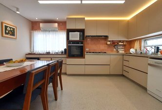 Casa com Sala de Almoço e Cozinha Integrados 
