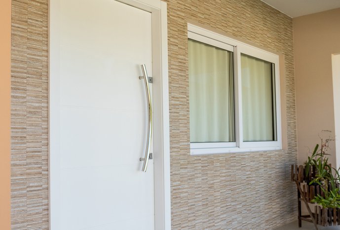 Fachada Residencial {Varanda + Muro}