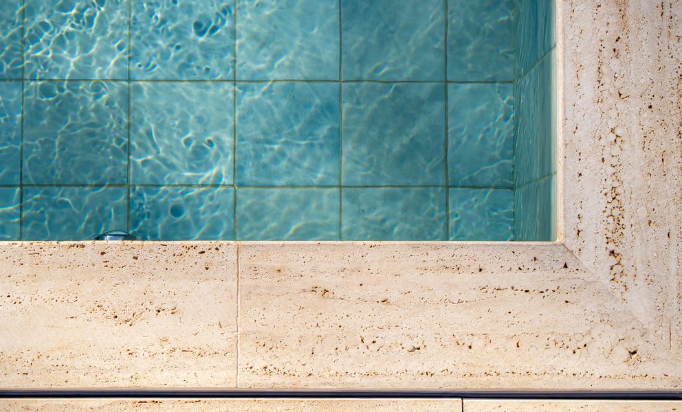 Piscina — Protagonismo da materialidade