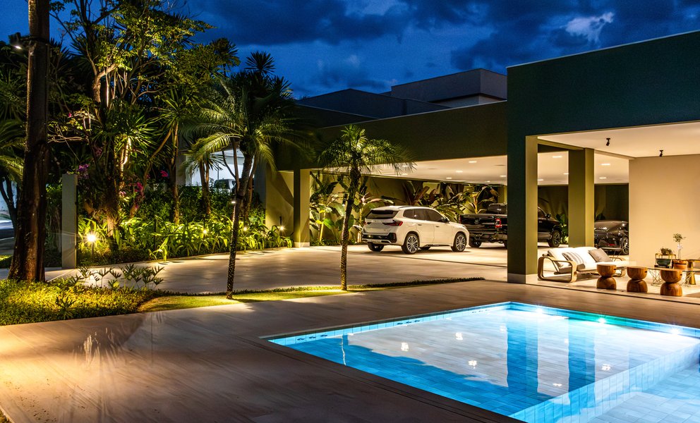 Piscina — Protagonismo da materialidade