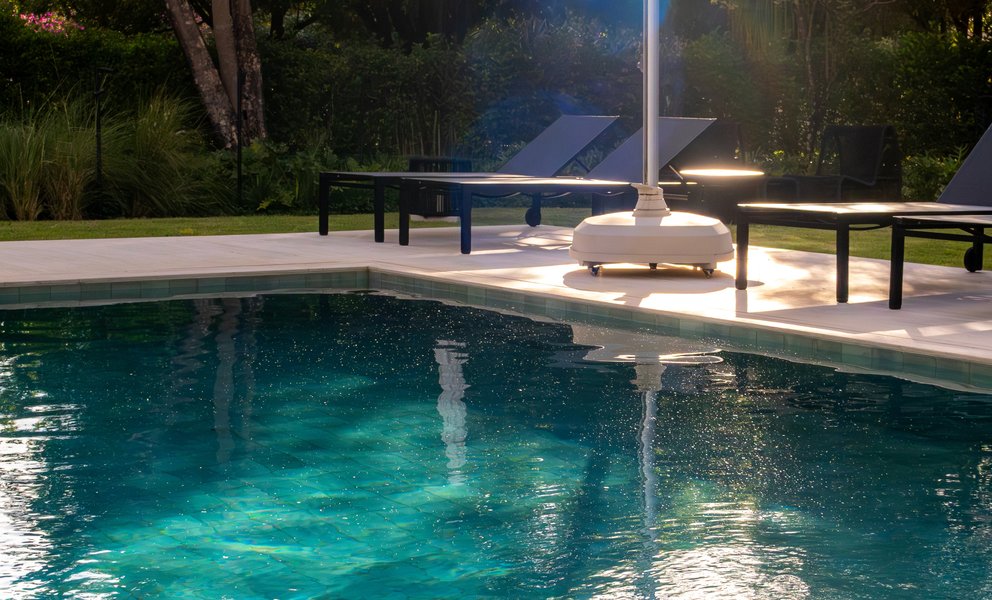Piscina — Protagonismo da materialidade